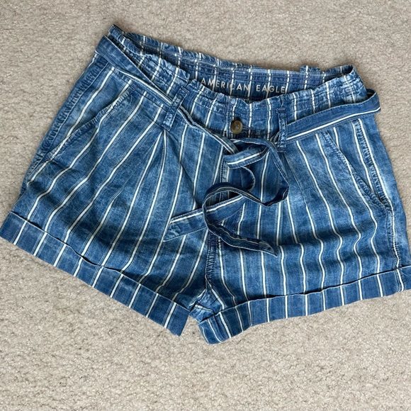 American Eagle Outfitters Pants - American Eagle shorts women’s size 4